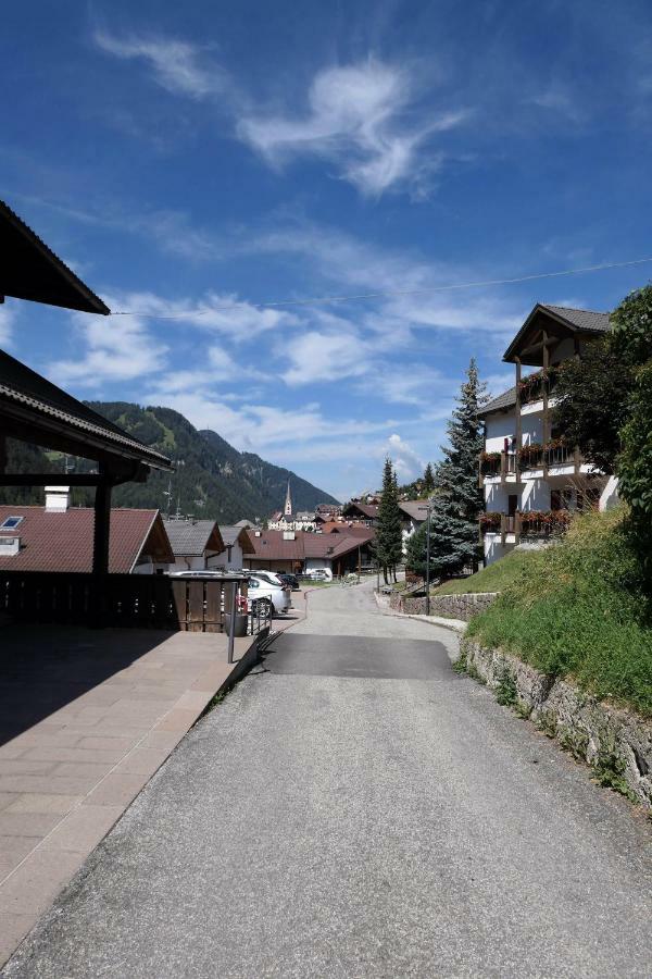 Apartments Casa Metz Santa Cristina Val Gardena エクステリア 写真