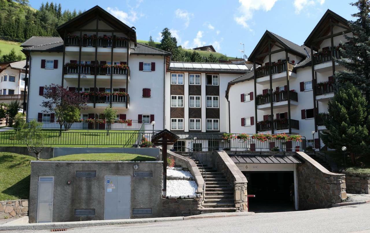 Apartments Casa Metz Santa Cristina Val Gardena エクステリア 写真